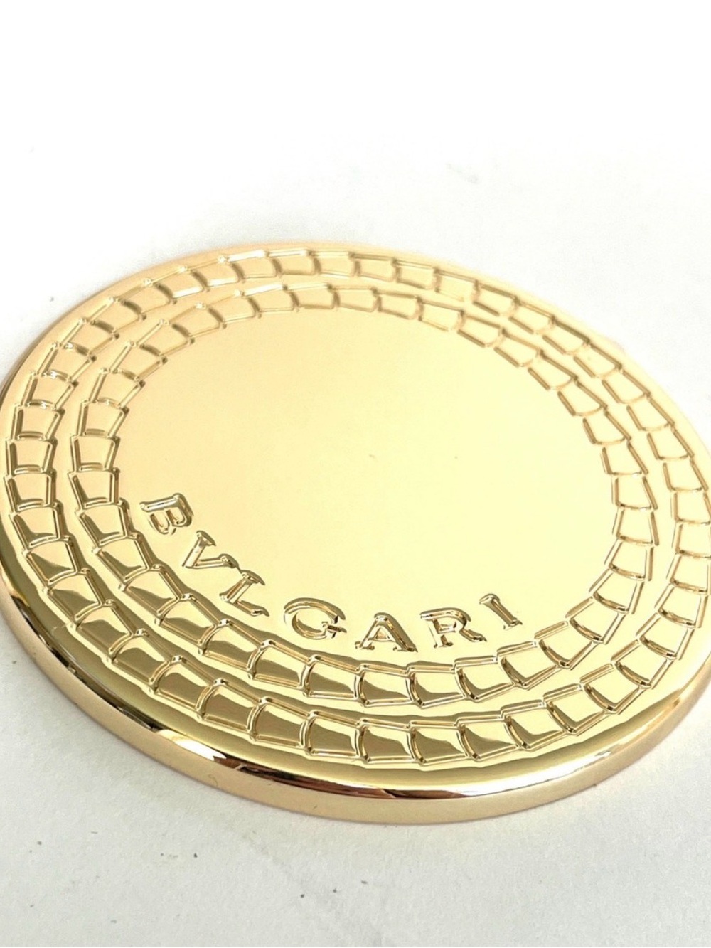 New Bulgari Black Leather Pocket Case with serpenti Gold Compact - Picture 2 of 3